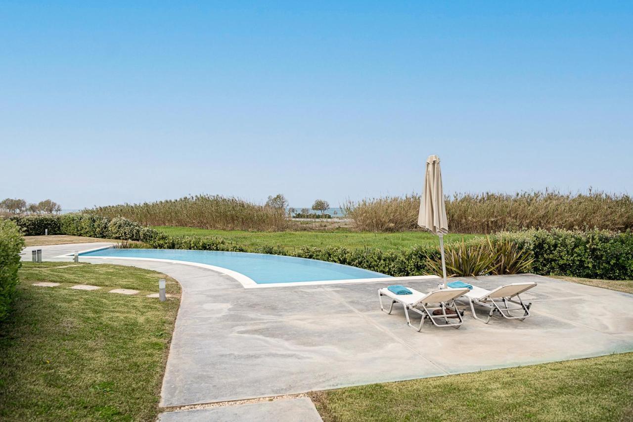 Resitour - Aphrodite Beachfront Pirgos Psilonerou Exterior photo