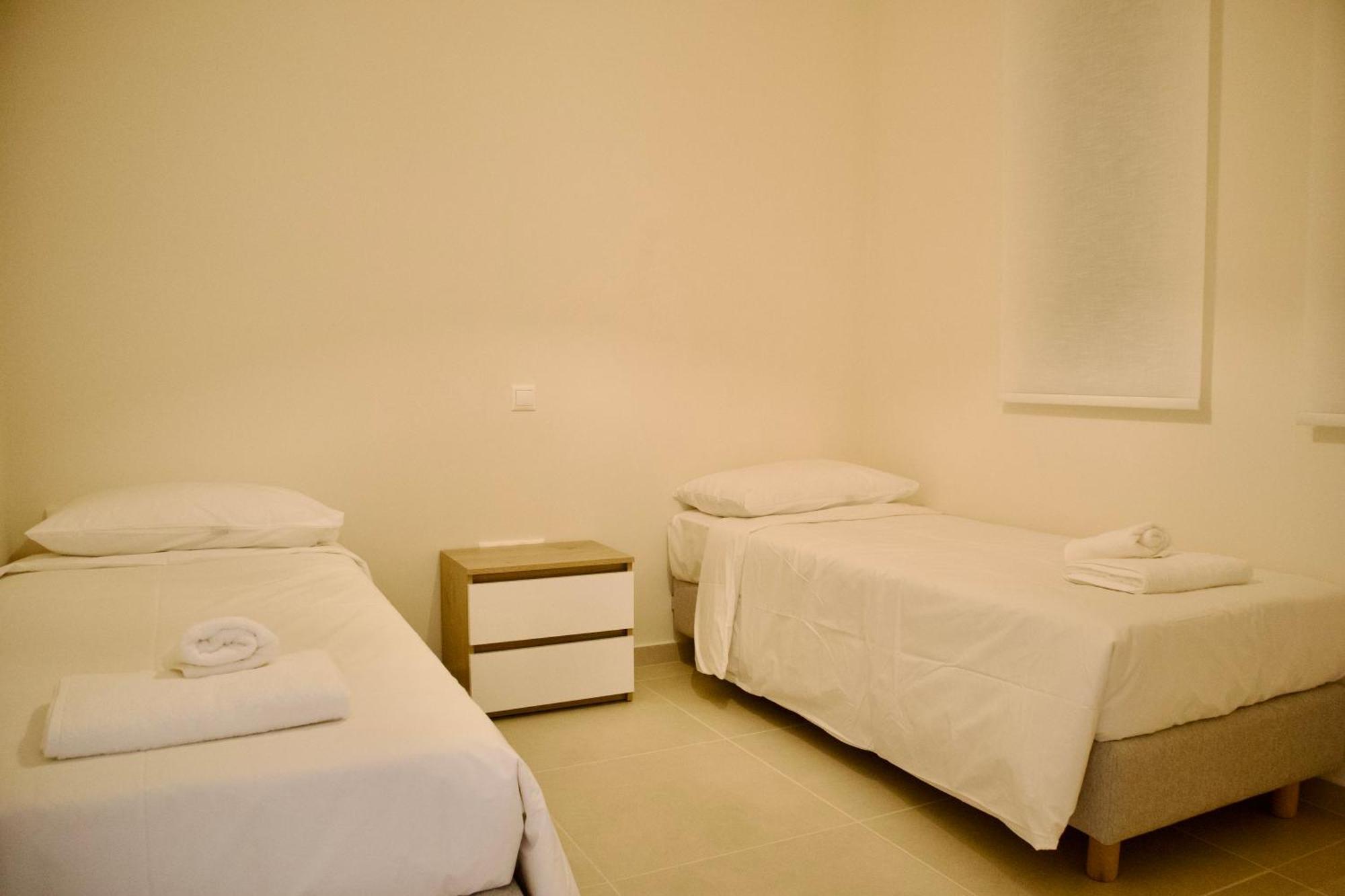 Resitour - Aphrodite Beachfront Pirgos Psilonerou Room photo