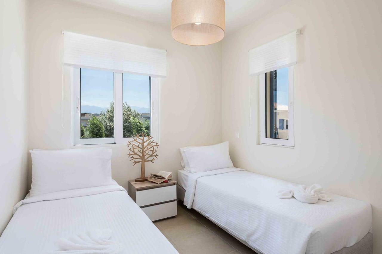 Resitour - Aphrodite Beachfront Pirgos Psilonerou Exterior photo